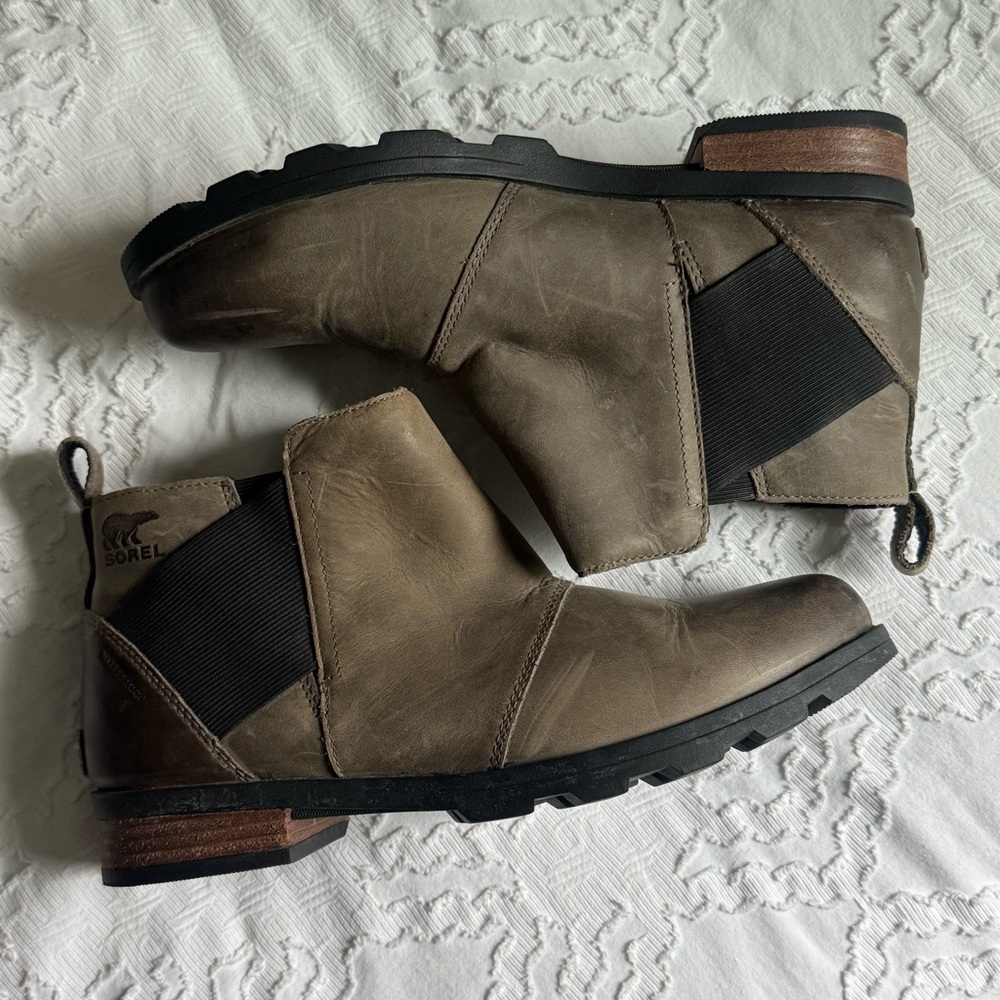 Sorel Chelsea booties